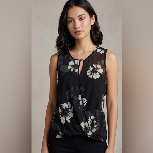 Dynamite Tops - Dynamite Floral Keyhole